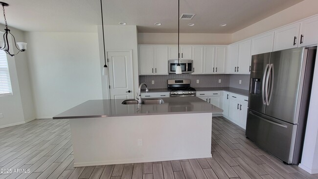 Building Photo - 1834 Brookshire Dr