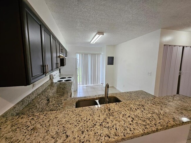 Building Photo - 3651 N Goldenrod Rd