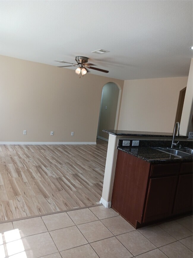 Building Photo - 10208 Wood Fern Ct