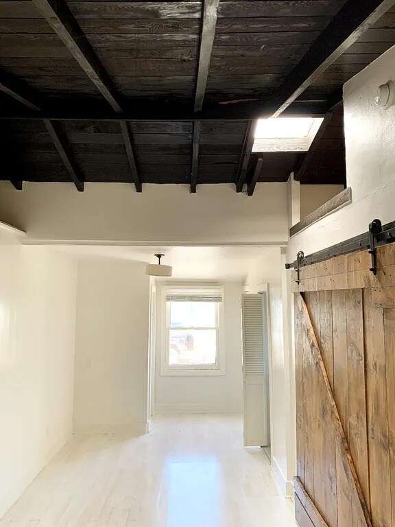 Building Photo - 402 N Venice Blvd