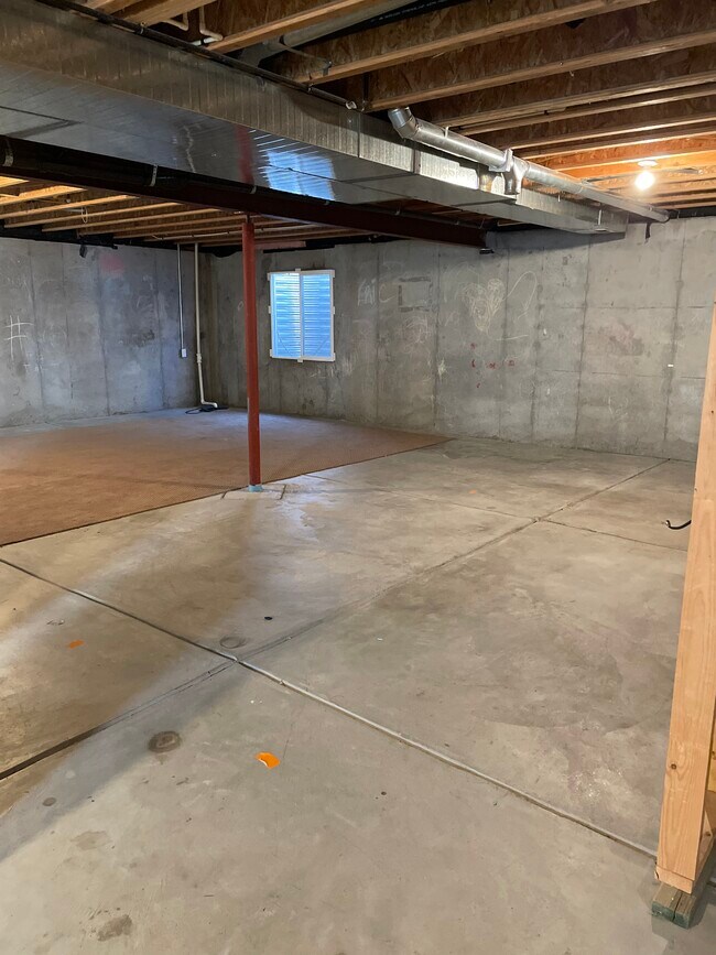 Building Photo - 12651 Jersey Cir E