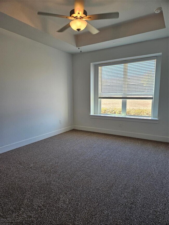 Building Photo - 1518 Roseburg Dr