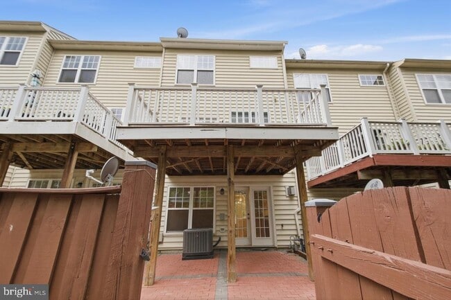 Building Photo - 8108 Dove Cottage Ct