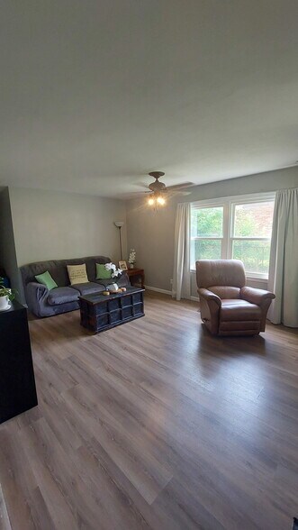 Building Photo - 7718 Southfield Dr
