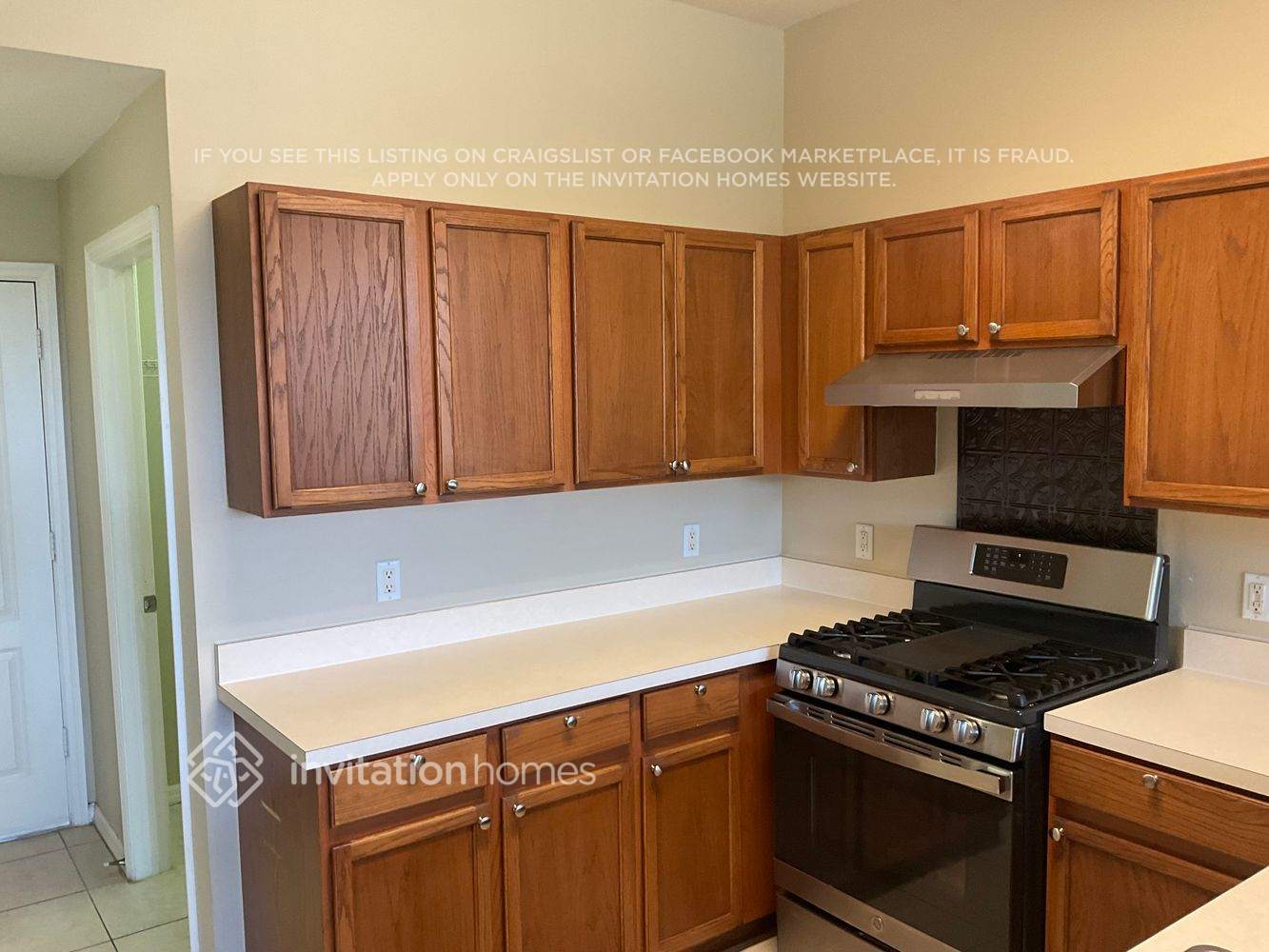 Building Photo - 9414 Leatherwood Ave
