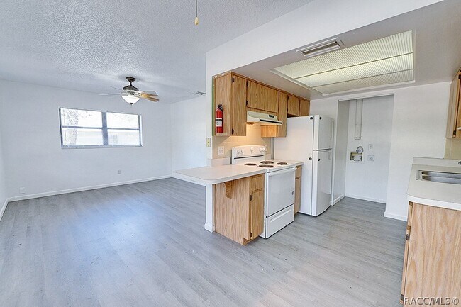 Building Photo - 512 long ave