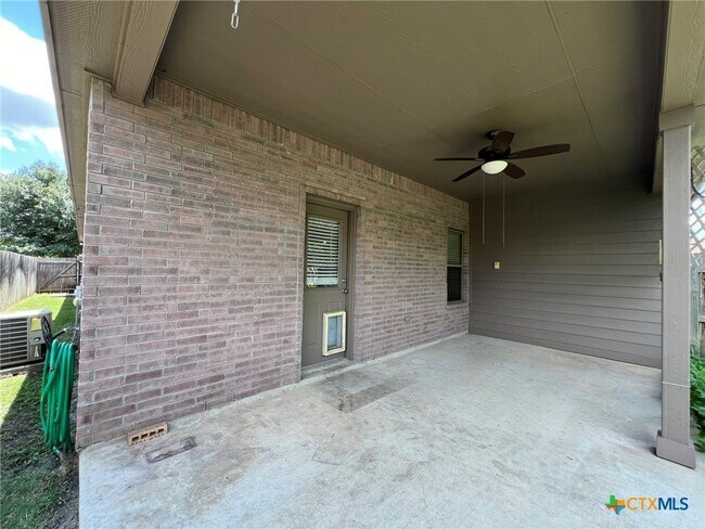 Building Photo - 271 Rosalie Dr