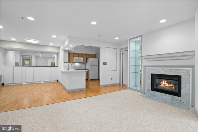 Building Photo - 12221 Fairfield House Dr