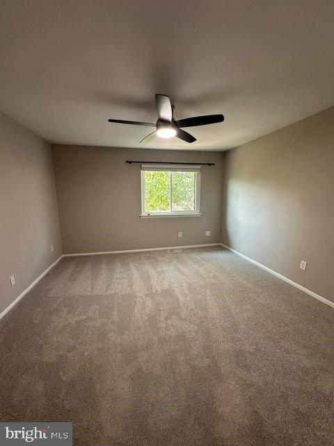 Building Photo - 602 Valley Dr