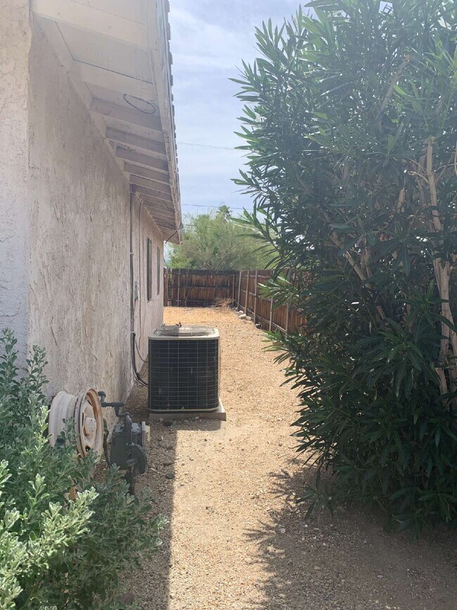 Building Photo - "Charming 3-Bed Oasis in Desert Hot Springs with Granite Touch & Cozy Fireplace!"