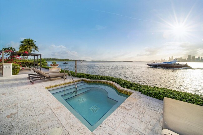 Building Photo - 5235 Fisher Island Dr