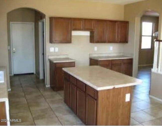 Building Photo - 8402 S 48th Ln