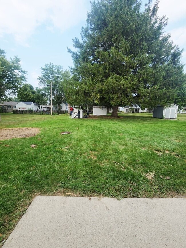 Building Photo - Fresh & Spacious 3BR/1BA – $1,395 – Move-I...