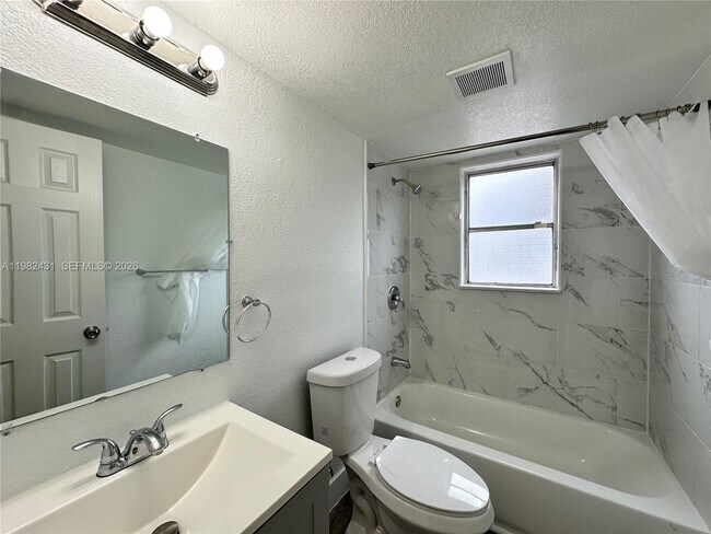 Building Photo - 2910 Pierce St