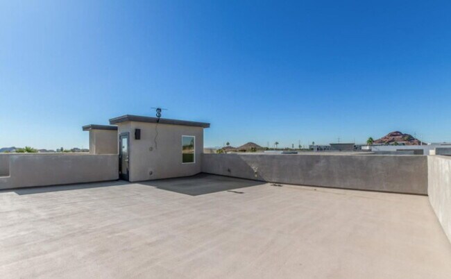 Building Photo - 6810 E Lyra Dr