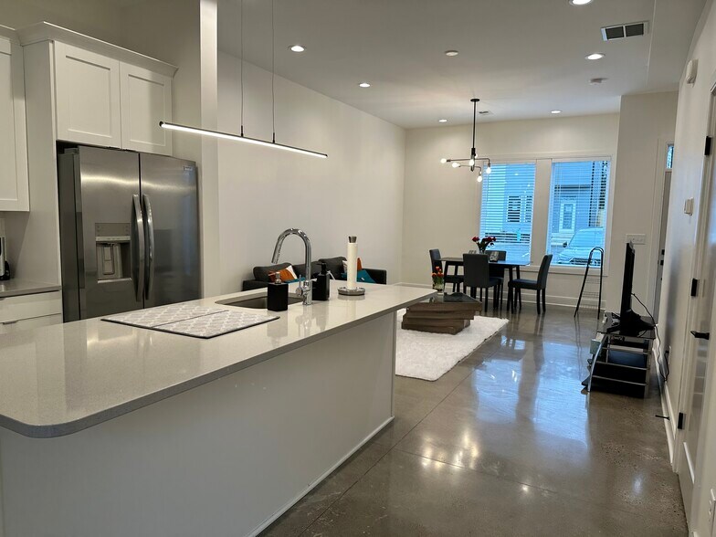 Building Photo - 1535 Yarra St