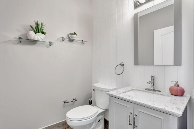 Building Photo - 6144 NW 78th Ct