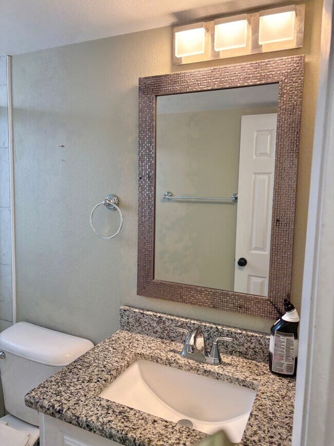 Building Photo - SPECIAL*** 1/2 OFF THE 2nd Months Rent - Q...