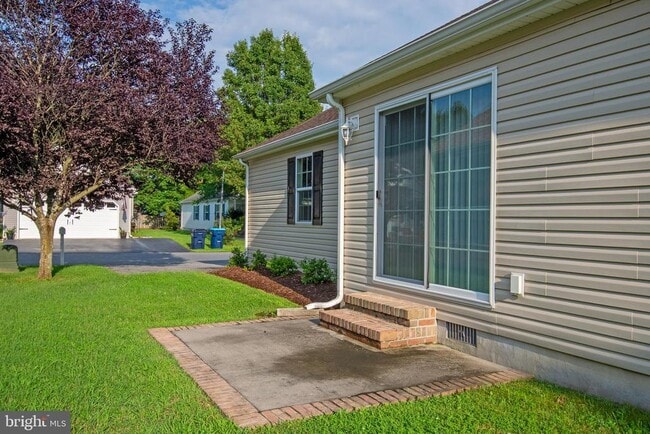 Building Photo - 192 Daffodil Dr