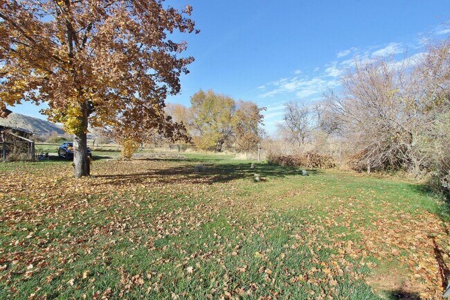 Building Photo - 3344 W South Slope Rd