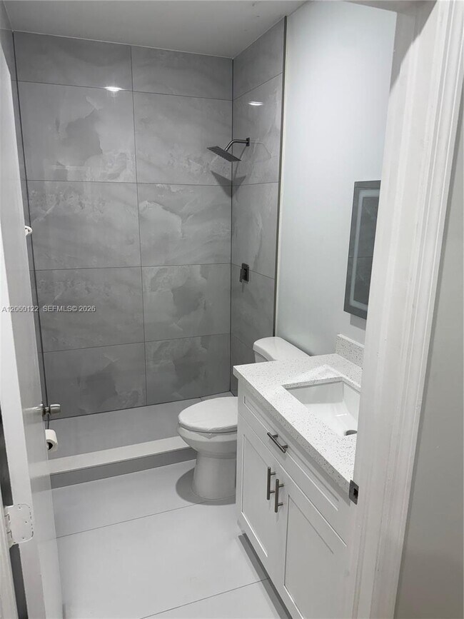 Building Photo - 9128 SW 162nd Pl