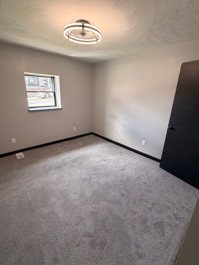 Building Photo - 1600 Woodmont Ave
