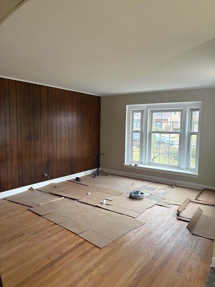 Building Photo - 6704 N Trumbull Ave