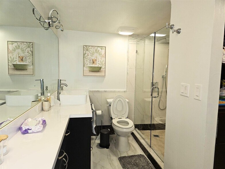 Building Photo - 1390 Ocean Dr