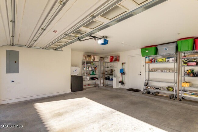 Building Photo - 1225 N 36th St