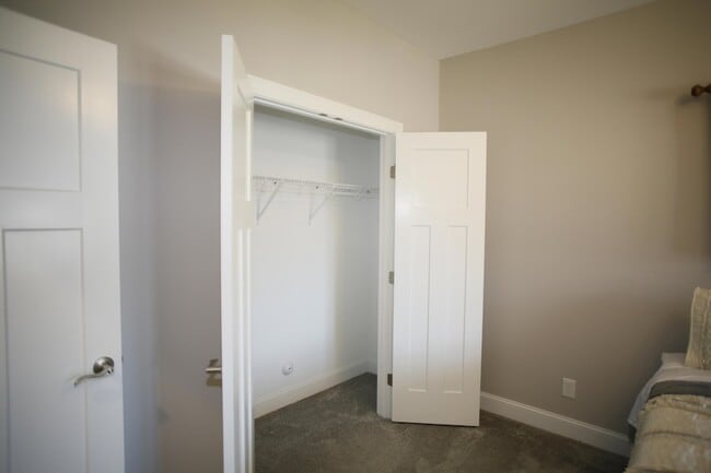 Building Photo - 1313 Emerald View Ct