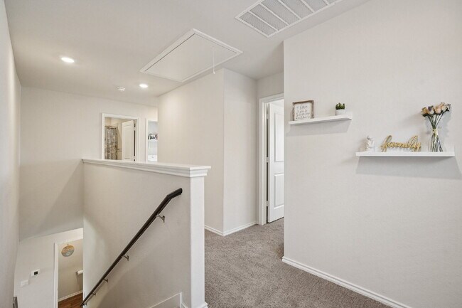 Building Photo - "Rent to Own this Charming 3-Bed Oasis with 18 month lease!*"