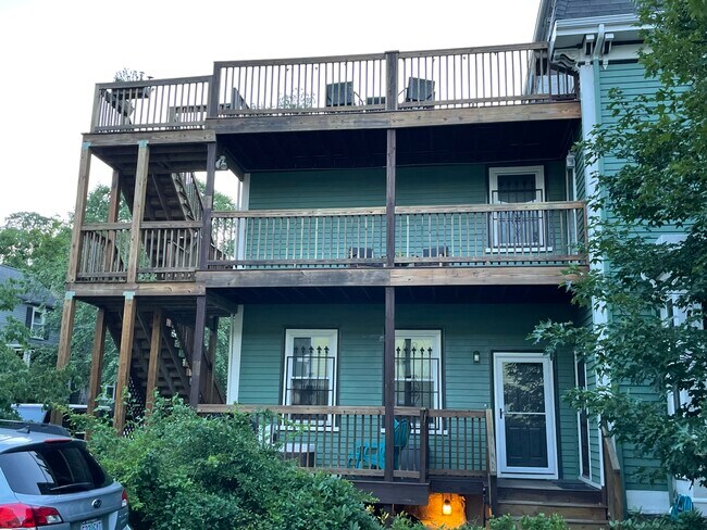 Building Photo - 87 Green St