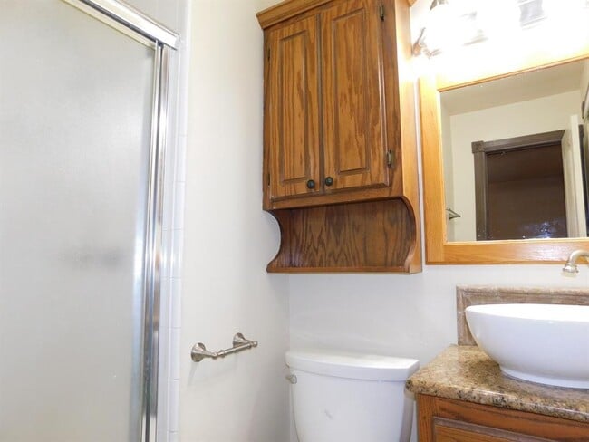 Building Photo - 4813 Woodview Dr
