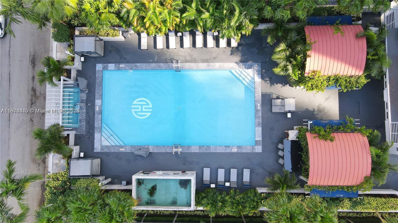 Building Photo - 185 SE 14th Ter