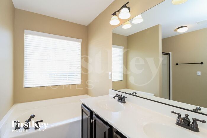 Building Photo - 2741 Timber Cove Ln