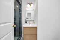 Building Photo - 300 Narcissus Rd