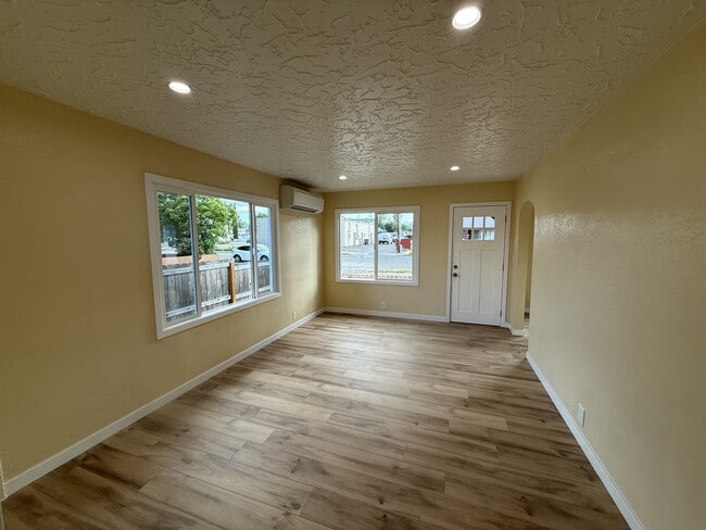 Building Photo - 42 N 9th St