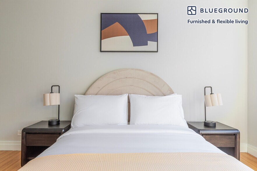 Building Photo - 151 E 31st St