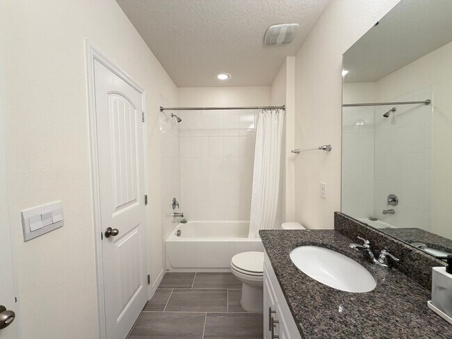 Building Photo - Perfect Home waiting for you! FULLY FURNISHED!