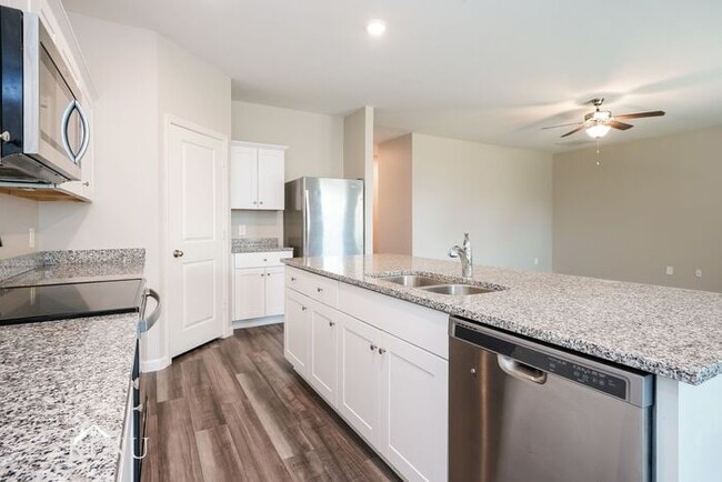 Building Photo - 1645 Braeburn Ln