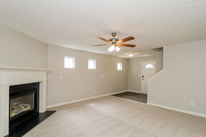 Building Photo - 551 Arrowhead Dr