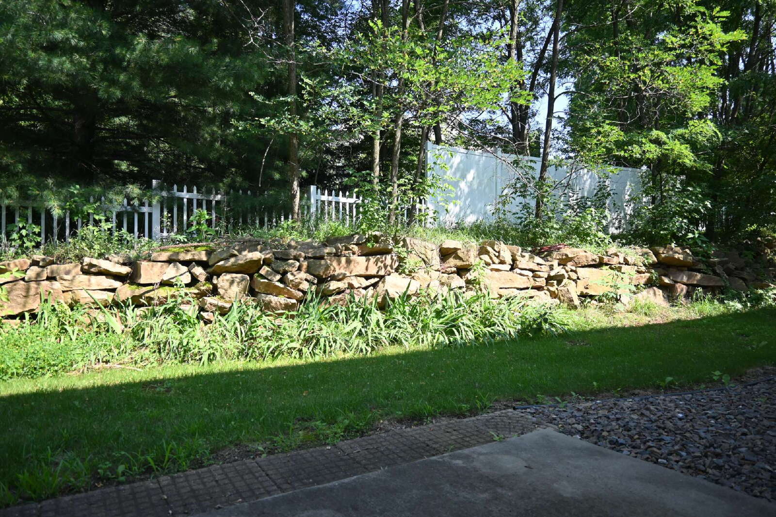 Building Photo - 3301 Echo Dells Ave