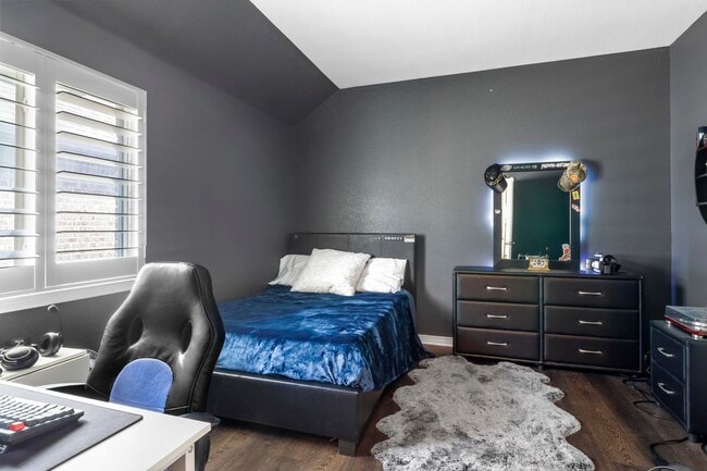 Building Photo - 1104 Steele Ln