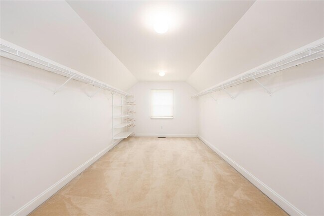 Building Photo - 46 McGuiness Ln