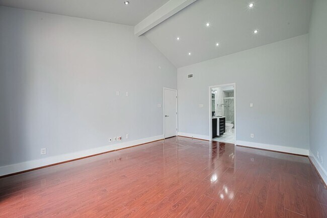 Building Photo - 1014 Fleetwood Pl Dr