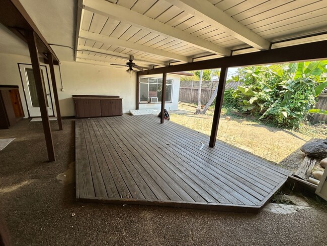 Building Photo - House Extremely Close to Campus!! Massive ...
