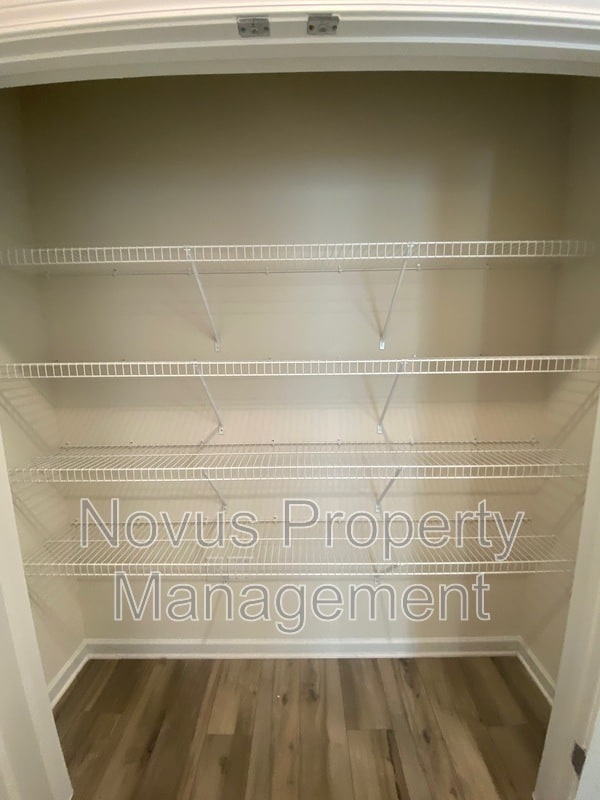 Building Photo - 1182 Westhampton Wy