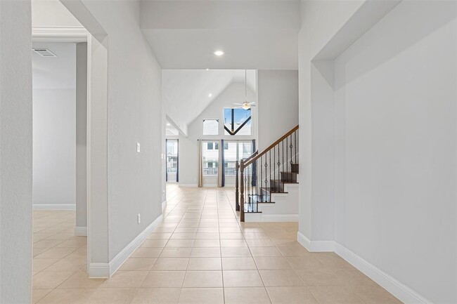 Building Photo - 728 Landing Ln