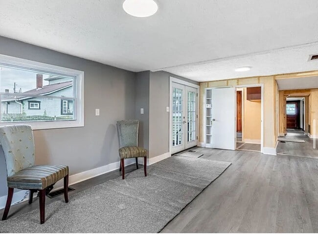 Building Photo - Charming Two-Story Home for Rent in North Hampton!