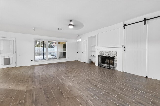 Building Photo - 5902 Capella Park Dr